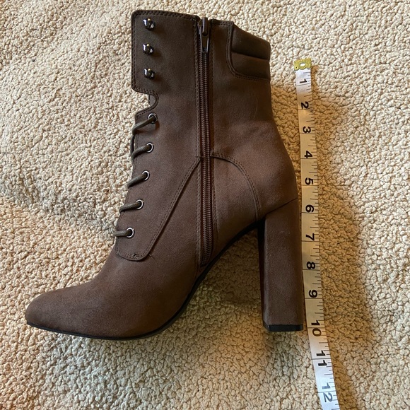 🌸 Call it Spring 🌸 lace up chunky heeled boots - Picture 10 of 11